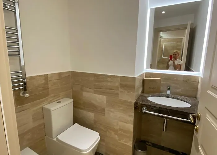 Cozy Luxury Pantheon 4*